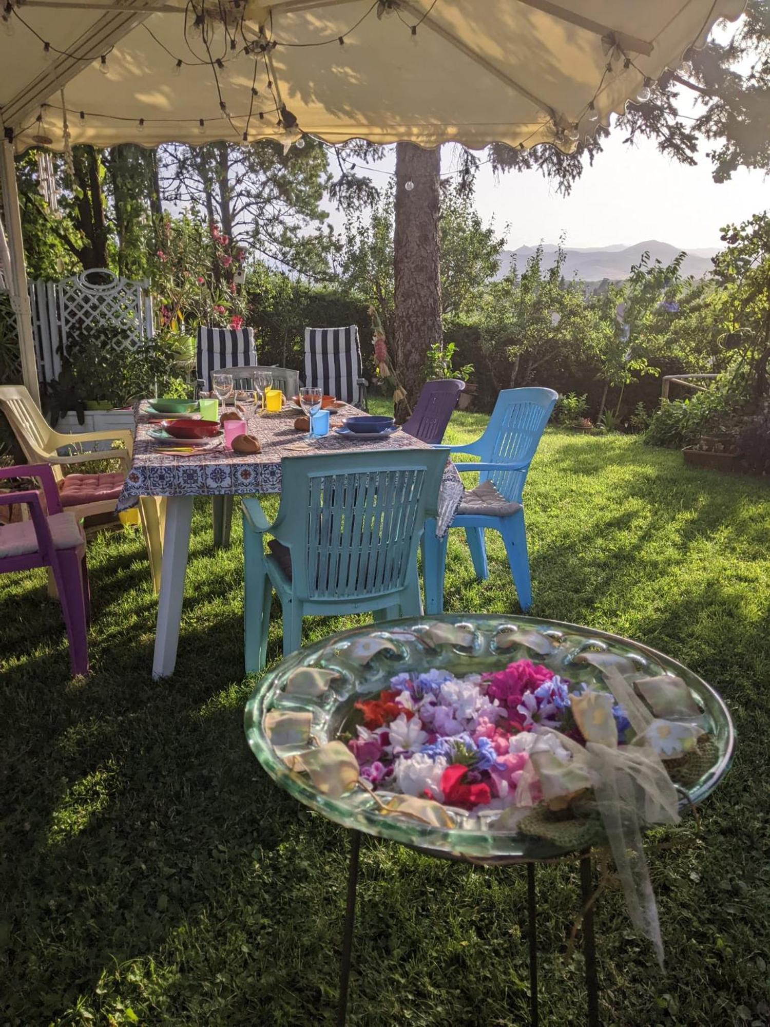 Nel Giardino Di Oz Bed & Breakfast Fornovo di Taro Bagian luar foto